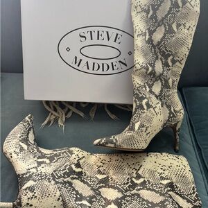 Steve Madden Natural Snake Pattern Boots